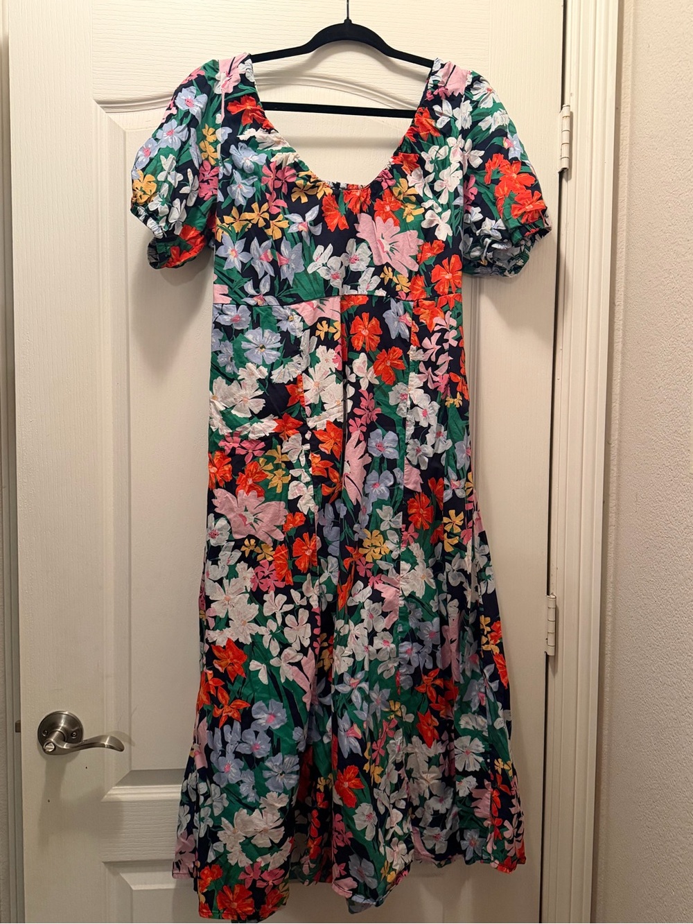 Old Navy Floral Puff-Sleeve Casual Dress in Multicolor